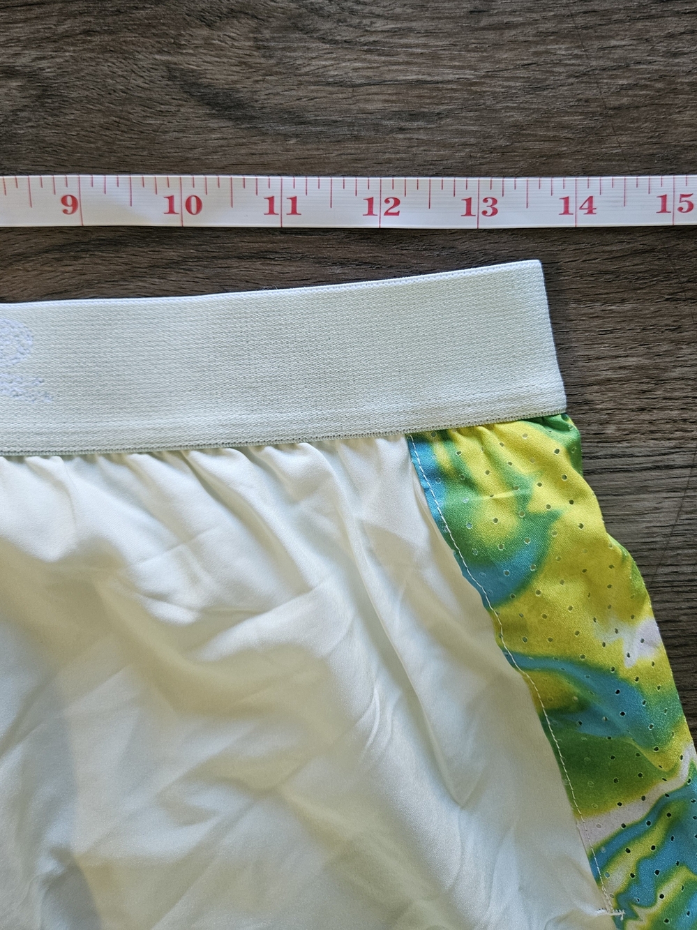 Sprints Women's Avigate Green & White Lava Laps 2.5 Mercy Shorts - Picture 3 of 10
